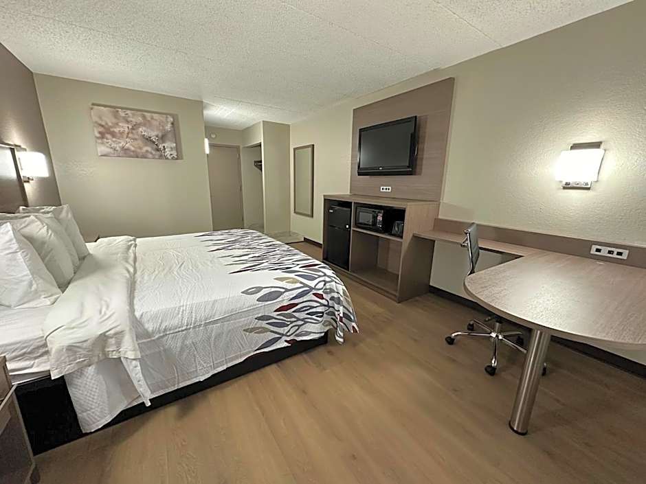 Red Roof Inn Richmond, VA - W Broad St