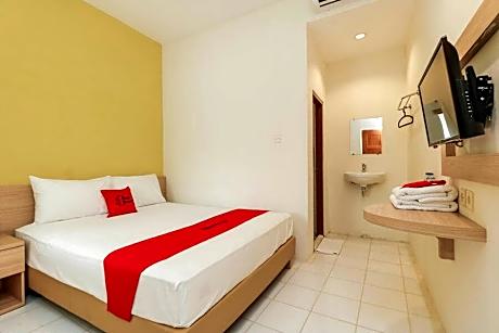 RedDoorz Plus @ Slamet Riyadi