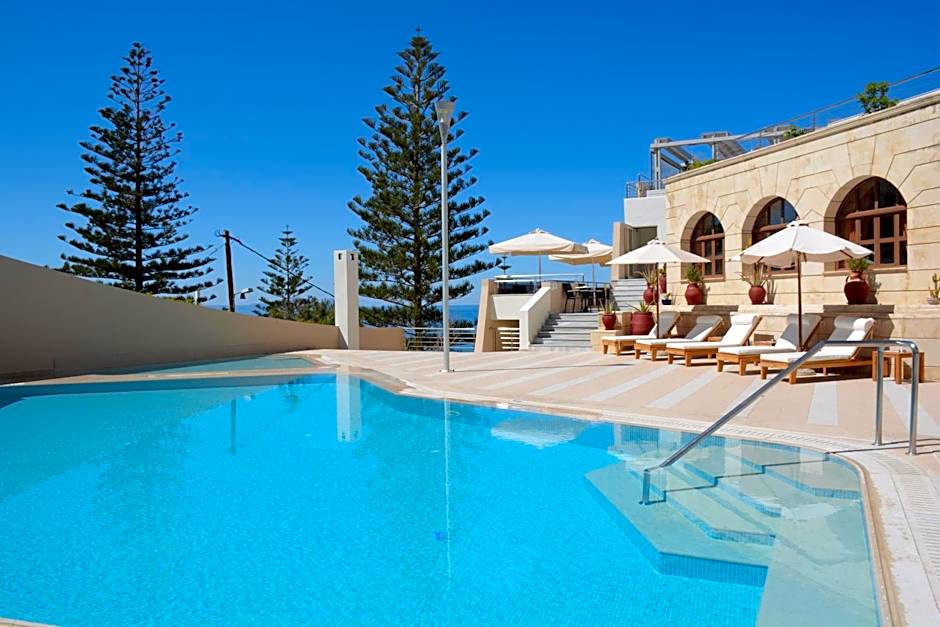 Macaris Suites & Spa