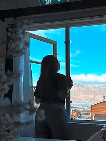 Standard Twin Room with Private Sink