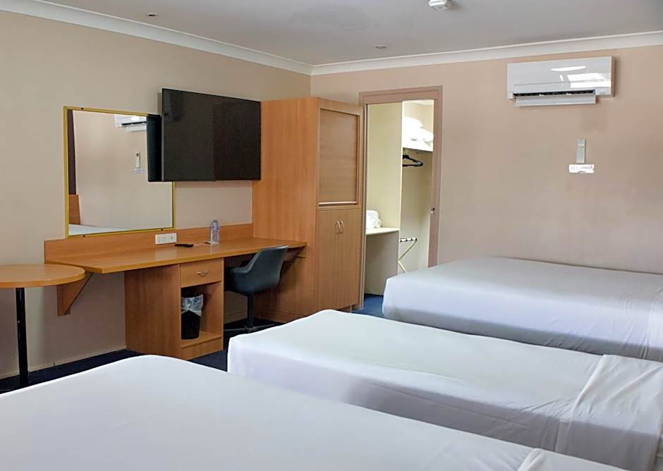 SunPalms Motel