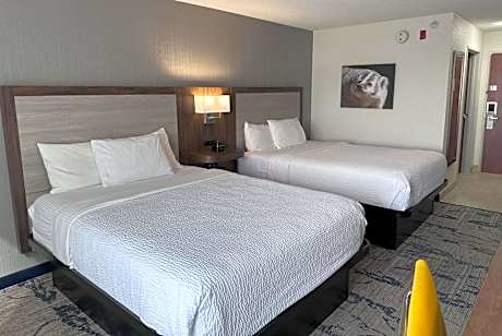 Double Room with Two Double Beds - Pet Friendly/Non-Smoking
