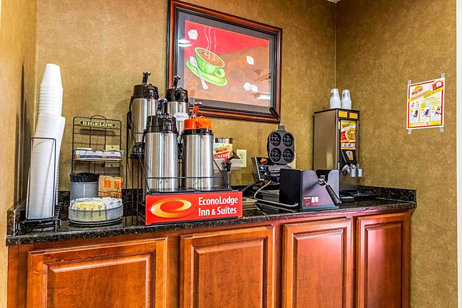 Econo Lodge Inn & Suites Evansville East