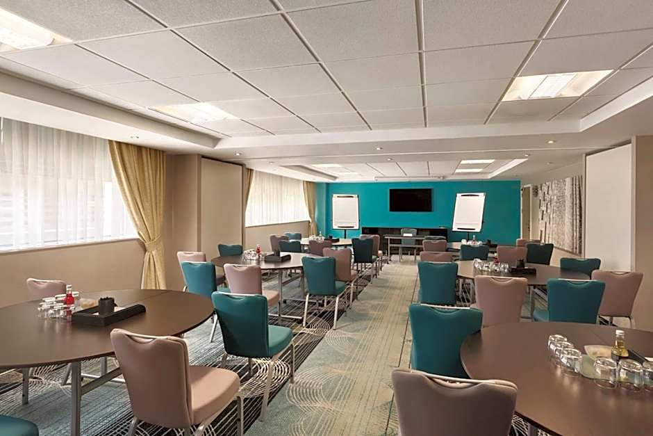 Ramada Hotel & Suites by Wyndham Coventry