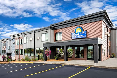 Days Inn & Suites by Wyndham Duluth by the Mall