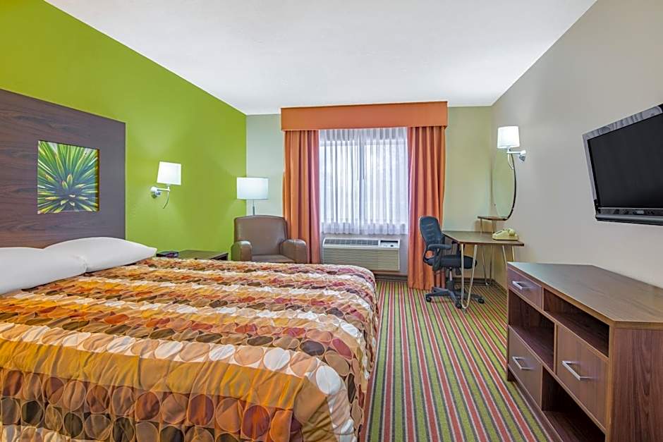 Super 8 by Wyndham Portales