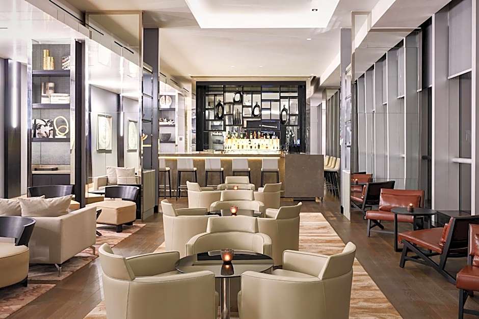 AC Hotel Santiago Cenco Costanera