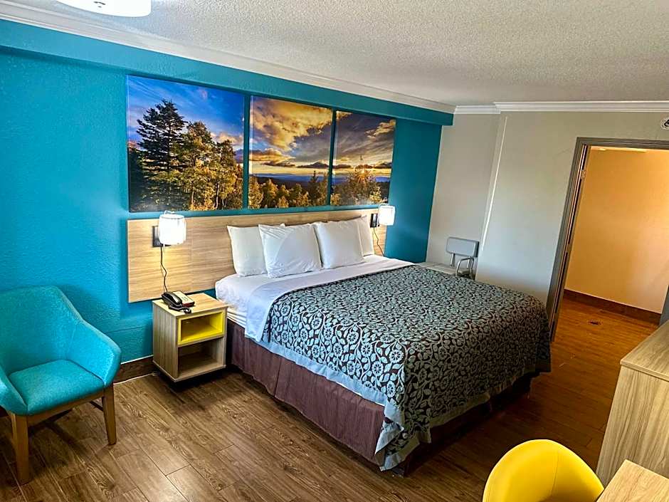 Days Inn by Wyndham Houston East