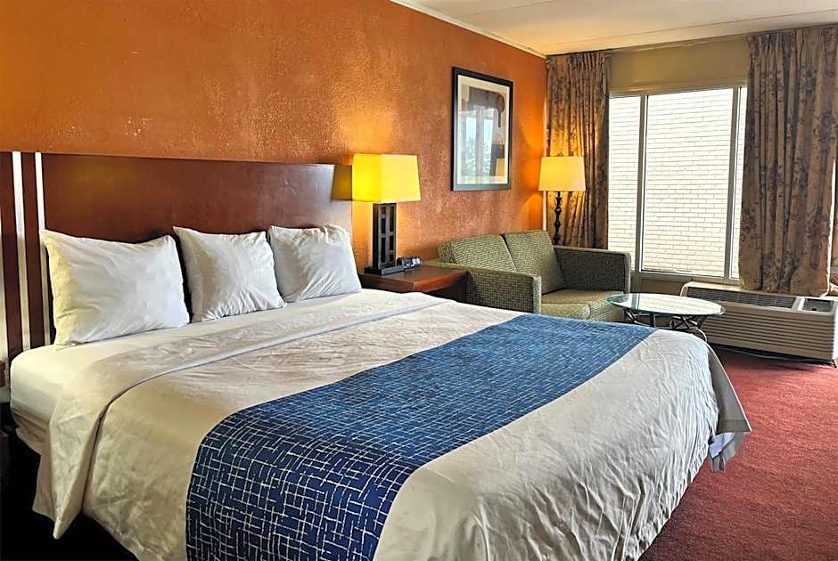 Travelodge by Wyndham Seymour