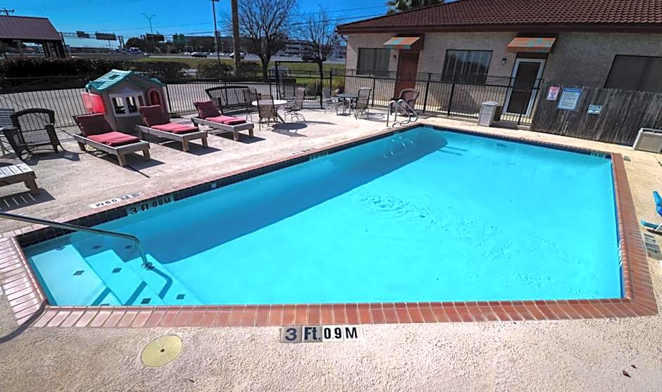 University Inn & Suites