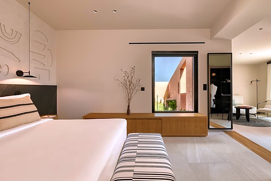 Domes Novos Santorini, Autograph Collection