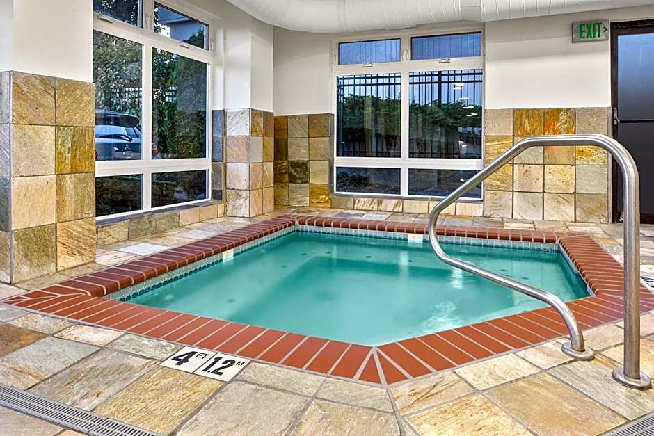 Holiday Inn Express Hotel & Suites Tacoma By IHG