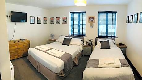 Standard Twin Room
