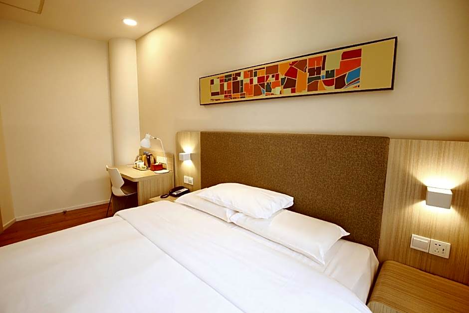 Hanting Hotel Shanghai Longbai Xincun Metro Station