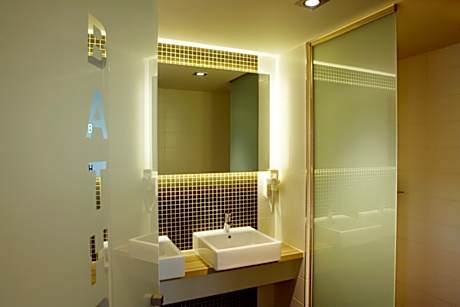 Double room deluxe with shower