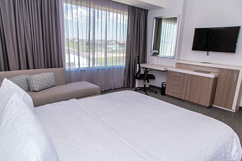 Hampton Inn & Suites By Hilton Puebla