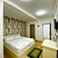 Easy Star Hotel