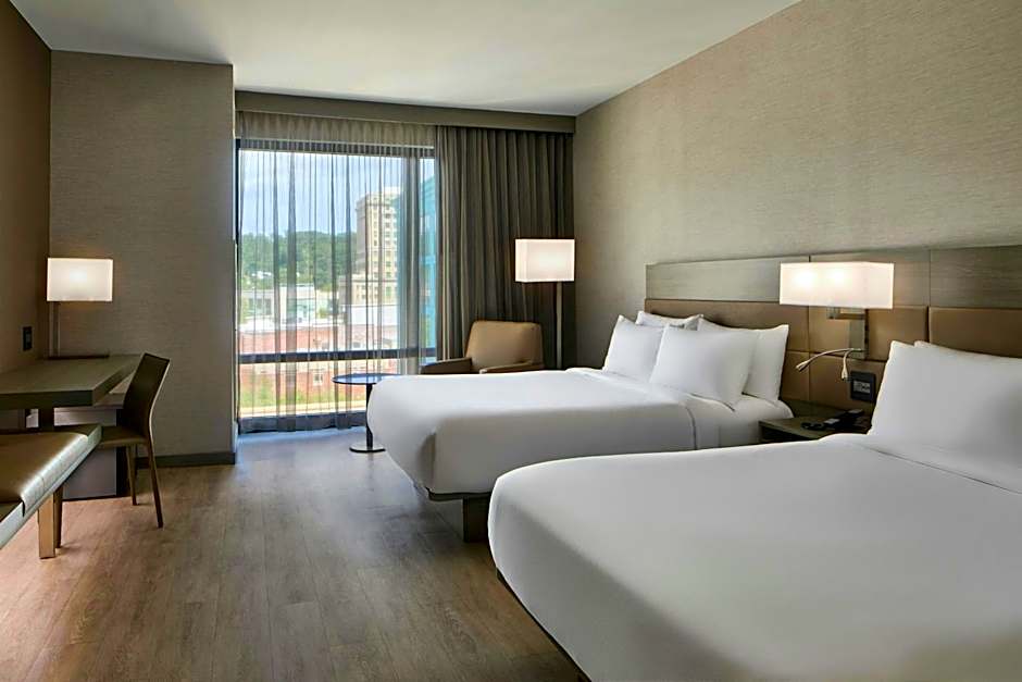 Photo 1 of 7 of 2 Queen Beds, Mobility Accessible, Bathtub