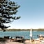 Black Swan Waterfront Motel
