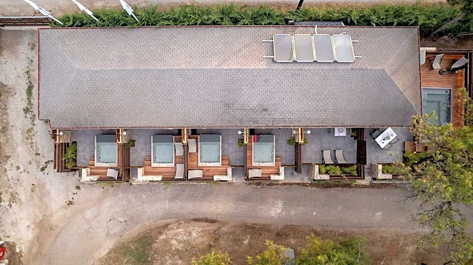 Sylvia Camping & Luxury Suites