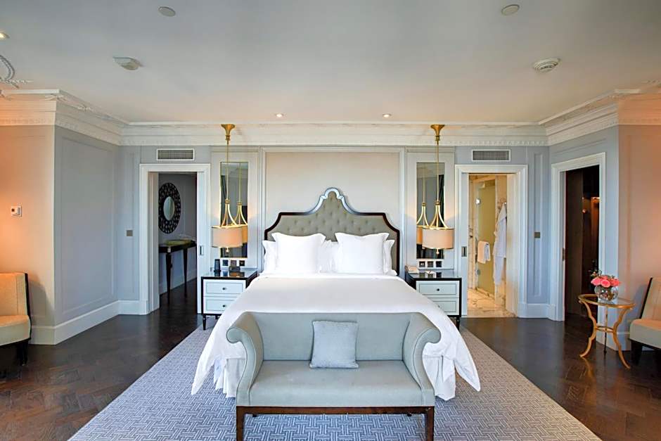 Four Seasons Hotel Baku