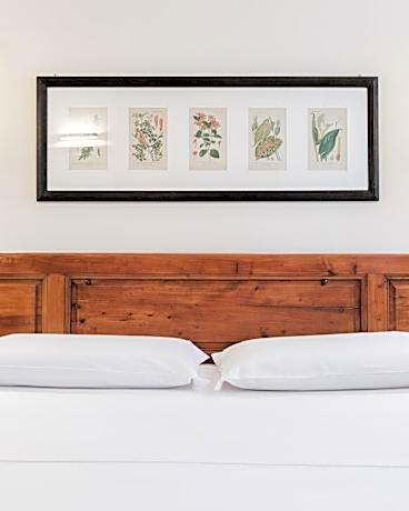 Deluxe Double Room with Garden View