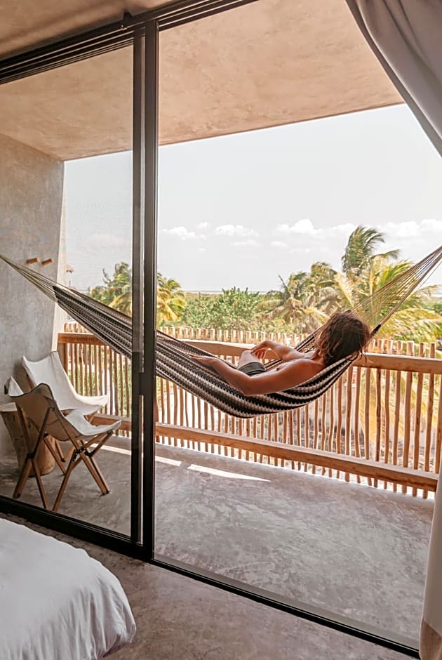 DOS MARES Barefoot Hotel