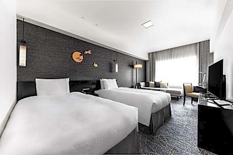 Corner Deluxe Twin Room( 2 Single beds)