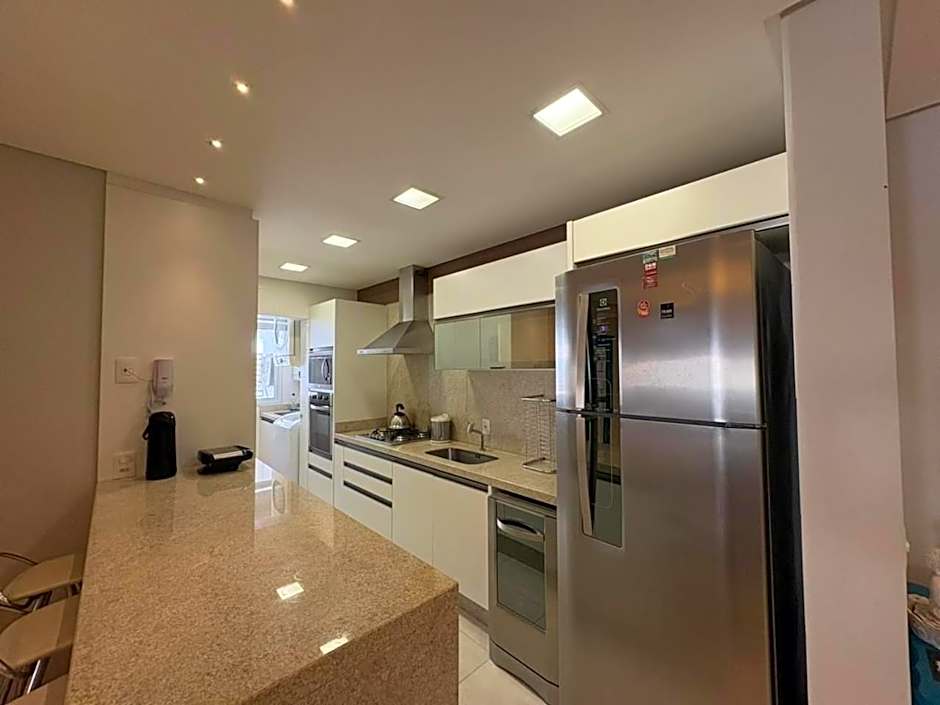 cód 55 - Apartamento no melhor condomínio da praia