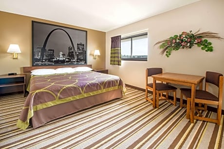 2 Queen Beds Smoking