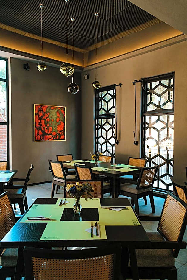 Flamboyan Hotel & Residences