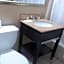 Howard Johnson by Wyndham Historic Lake Charles