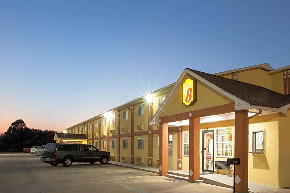 Photo 1 of 12 of Super 8 by Wyndham Chickasha