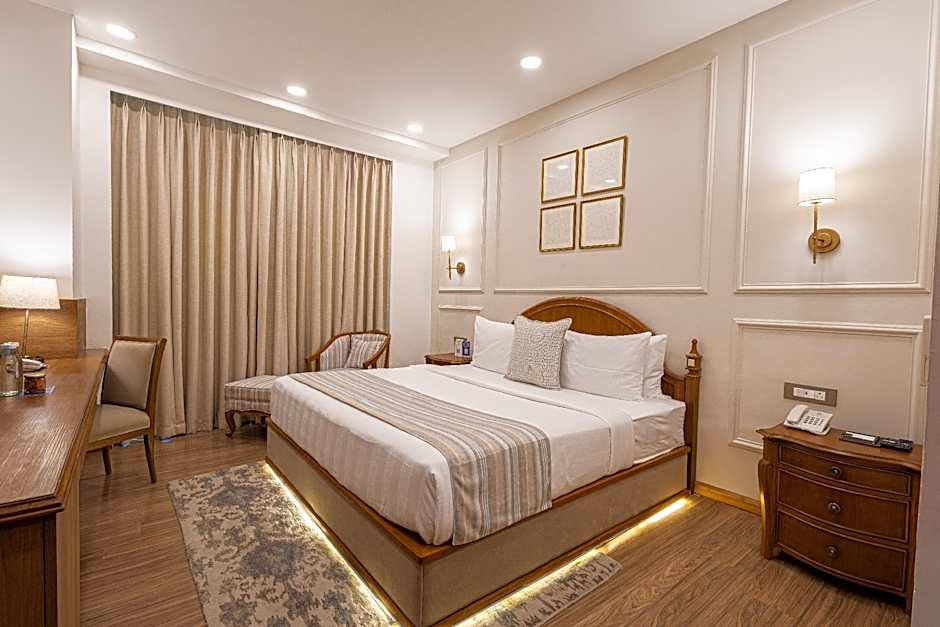 Photo 1 of 3 of Deluxe 1 King Bed, City View