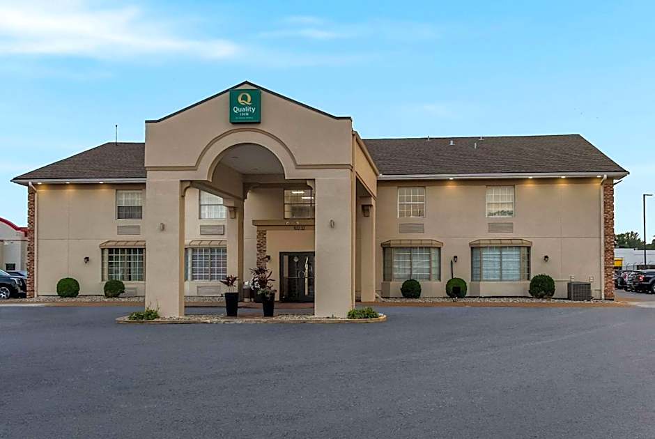 Quality Inn Saint Louis Airport