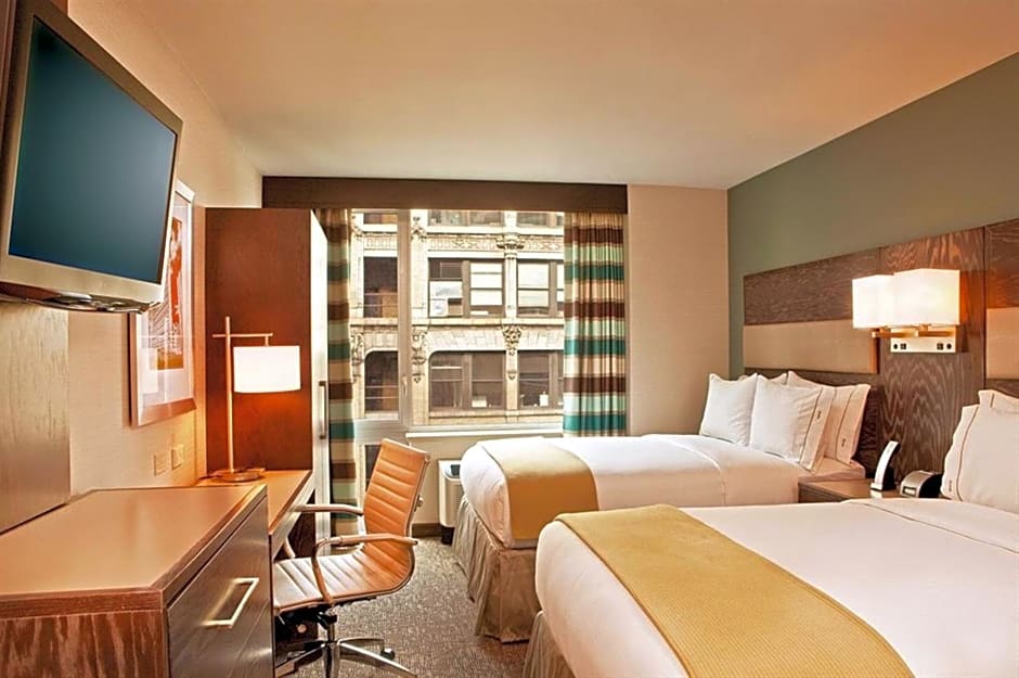 Holiday Inn Express Manhattan Times Square South, an IHG Hotel