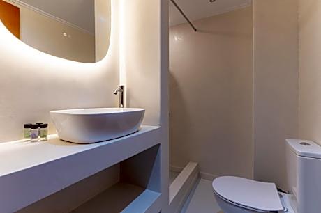 Single Room with Street View