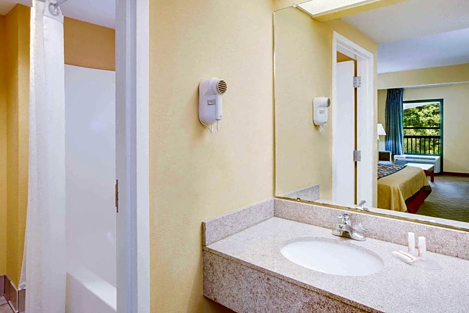 Super 8 by Wyndham Diberville Biloxi Area