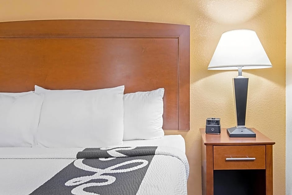 La Quinta Inn & Suites by Wyndham Lawton / Fort Sill