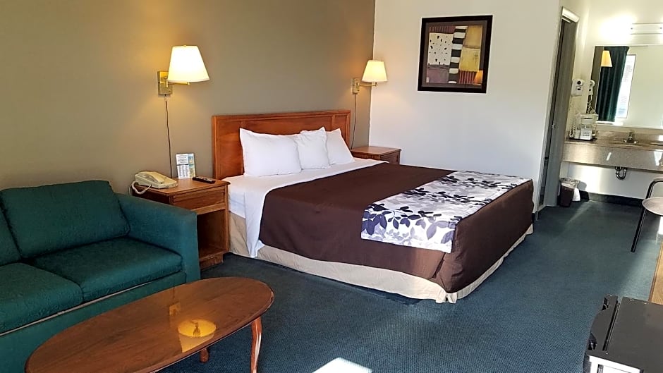 Travelers Inn & Suites