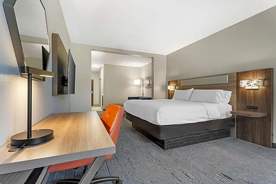 Holiday Inn Express and Suites Beeville By IHG