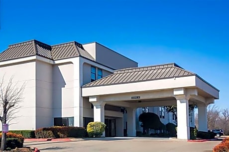 Days Inn by Wyndham Fort Worth North / Fossil Creek
