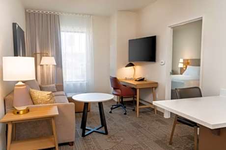 1 King 2 Queen 2 Bedroom Suite Sofa Bed