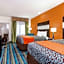 Days Inn & Suites by Wyndham Katy