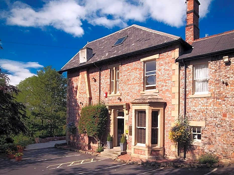 Eslington Manor