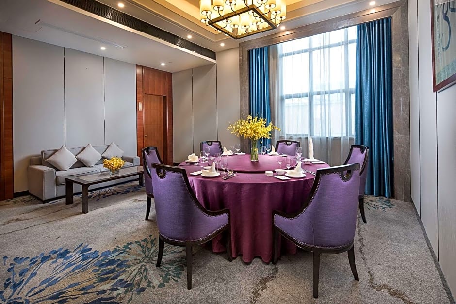 Ramada Plaza by Wyndham Yueyang Linxiang