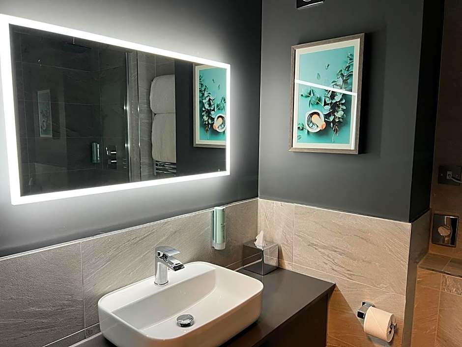 The Essex Golf & Country Club Hotel