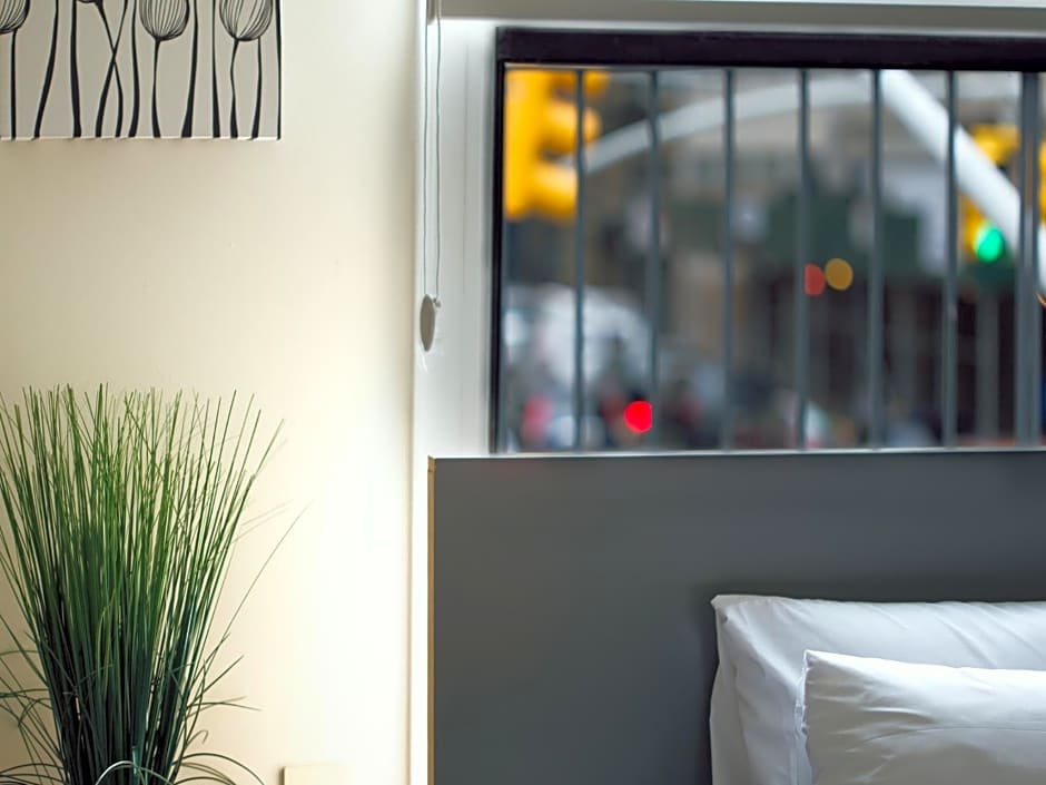 Midtown West Hotel