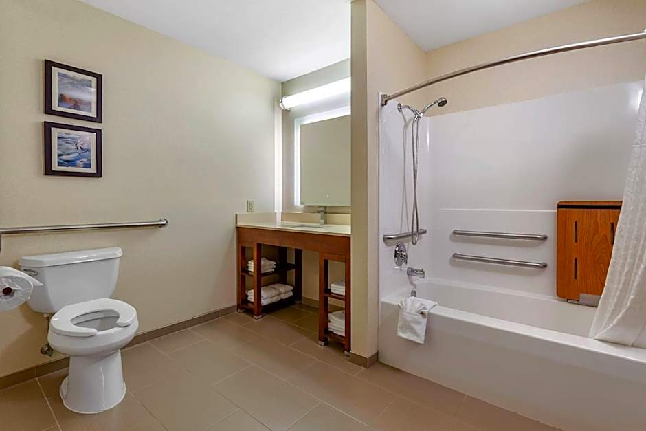 Comfort Suites Escanaba West