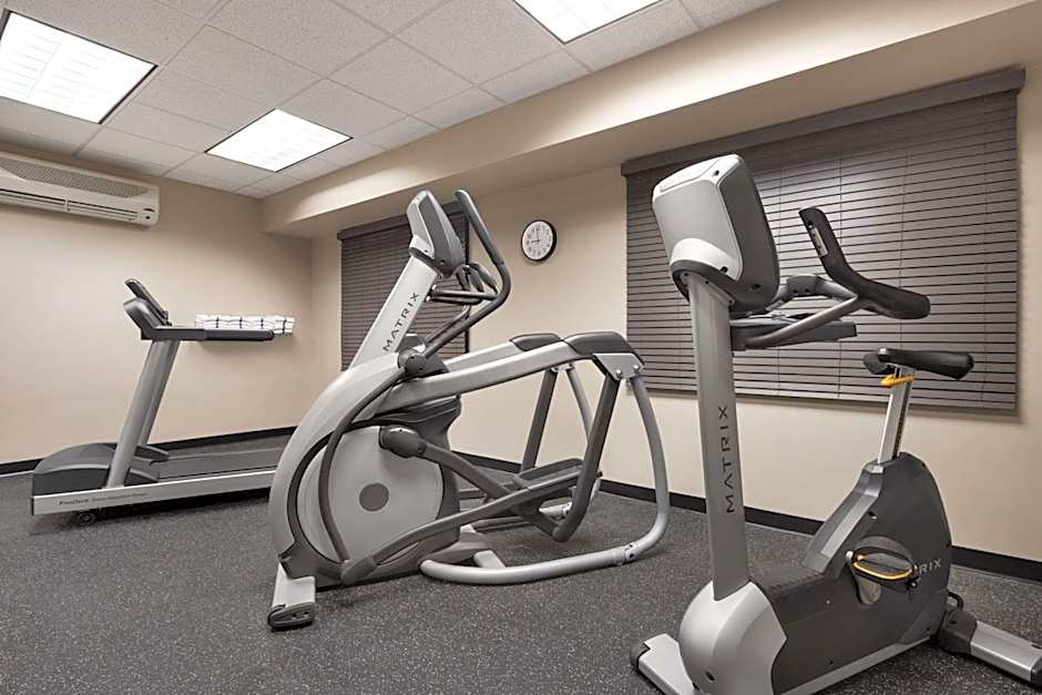 Country Inn & Suites by Radisson, St. Cloud East, MN